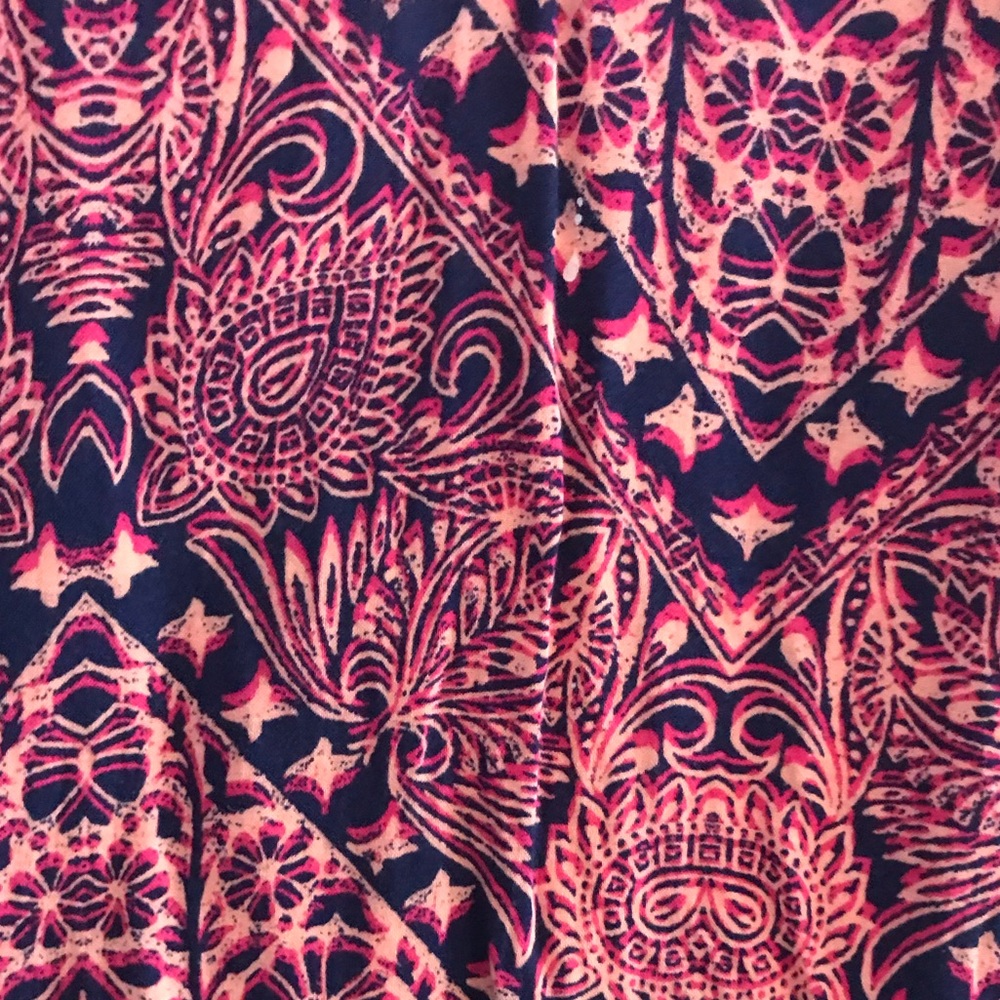 Fun patterned tank, that plays with the eyes